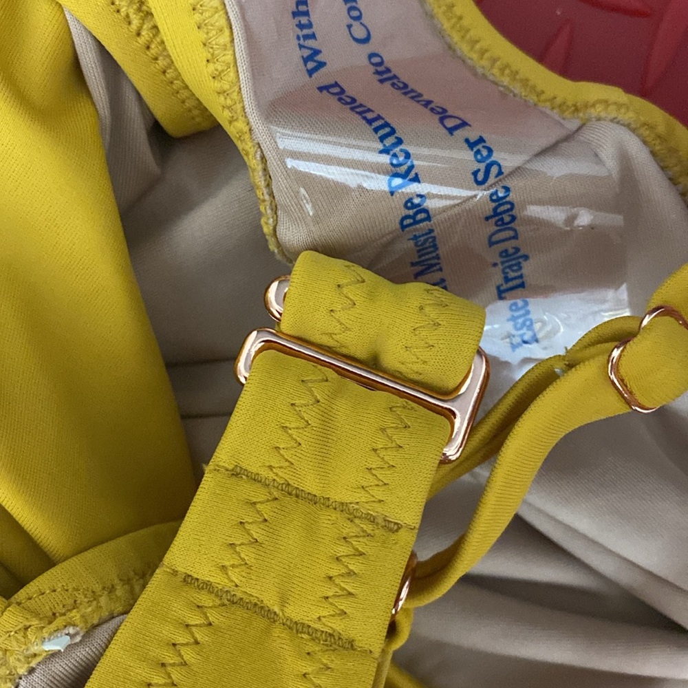 Shade & Shore Yellow Gold Asymmetric Twist Front One Piece Swimsuit M NEW - Picture 9 of 10